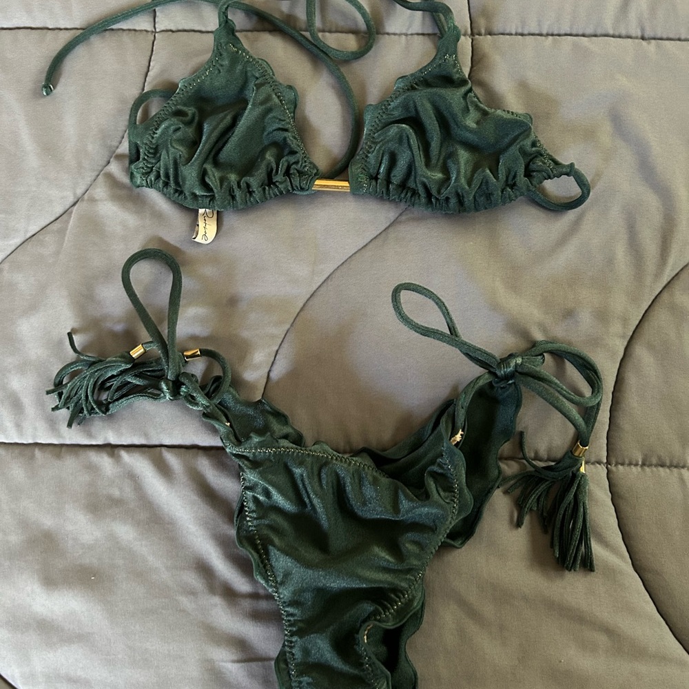 Bikini green